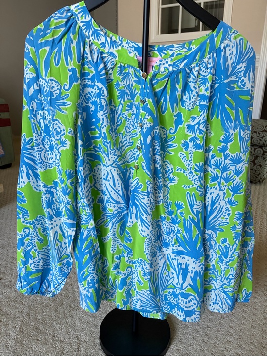 Lilly Pulitzer Tops - Lilly Pulitzer Bright Blue & Green Floral Women’s Tropical Print Blouse